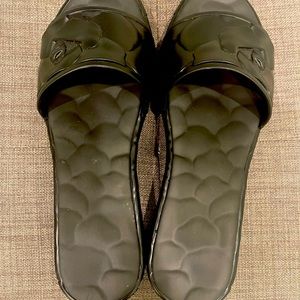 Black- VALENTINO GARAVANI
Platform Sculpted Poolside Mules size 8